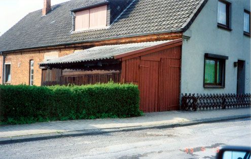 Erste Lagerhalle